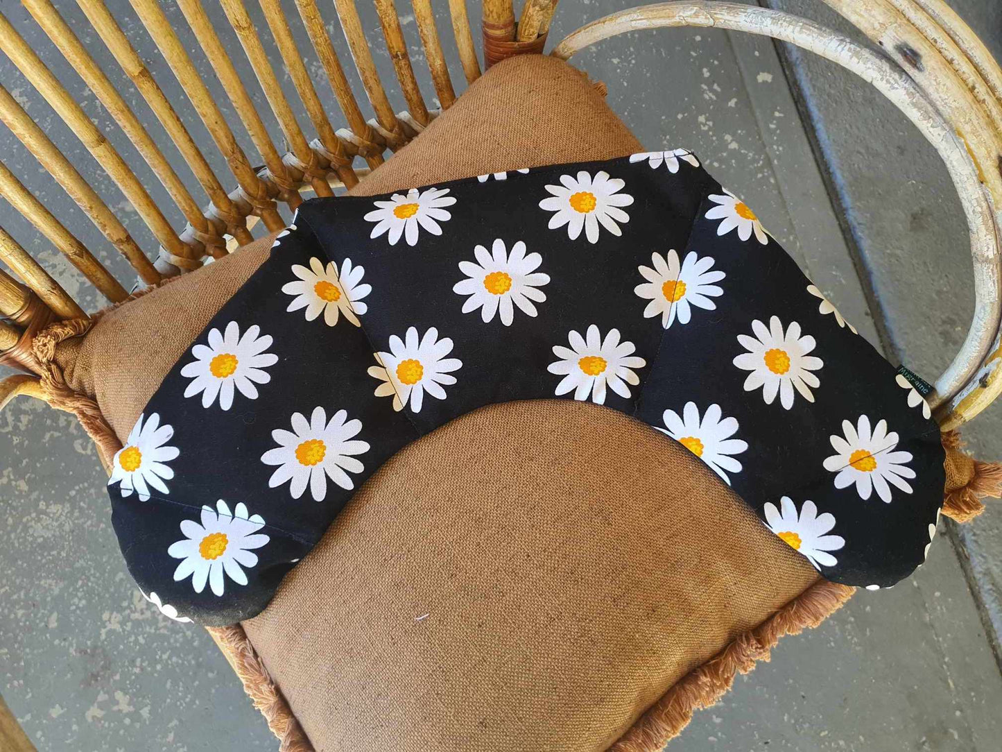 Neck Heat Pack - Black Daisy